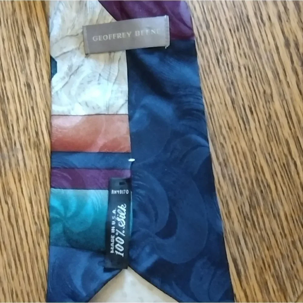 Geoffrey Beene silk tie